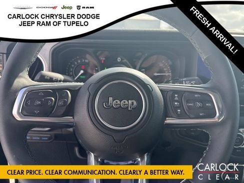 Used 2025 Jeep Wrangler Sahara image 14