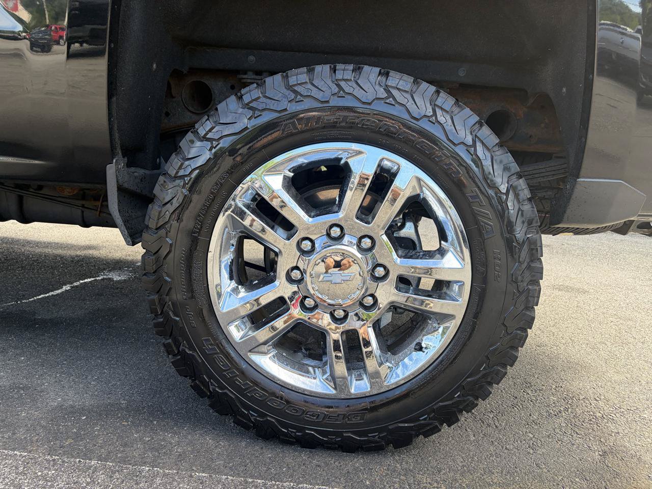 Used 2017 Chevrolet Silverado 2500 High Country w/ Duramax Plus Package AWD/4WD image 17