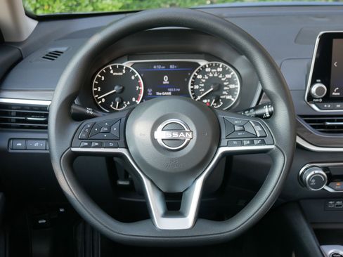 New 2025 Nissan Altima 2.5 SV image 6