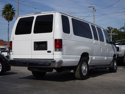 Used 2011 Ford E-350 and Econoline 350 XLT image 15