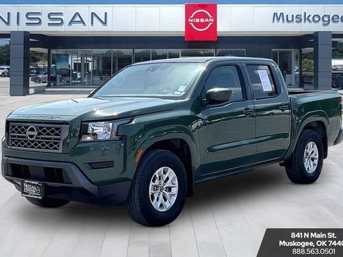 Used 2024 Nissan Frontier SV w/ Technology Package RWD image 3