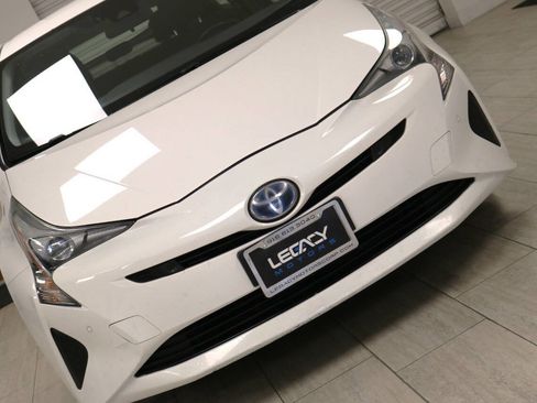 Used 2018 Toyota Prius Three image 83