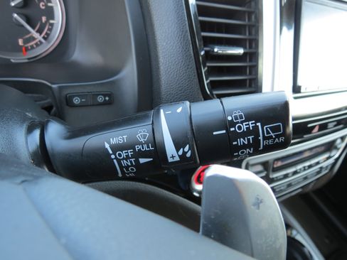 Used 2016 Honda Pilot Touring image 17