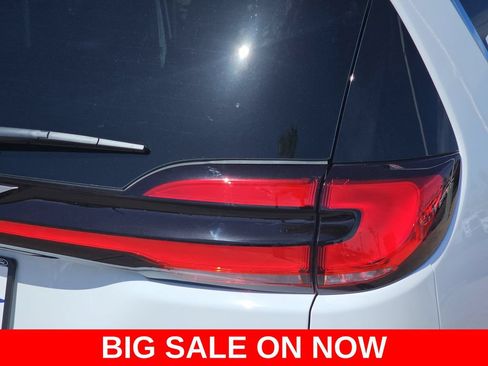 New 2027 Chrysler Pacifica Select FWD image 41