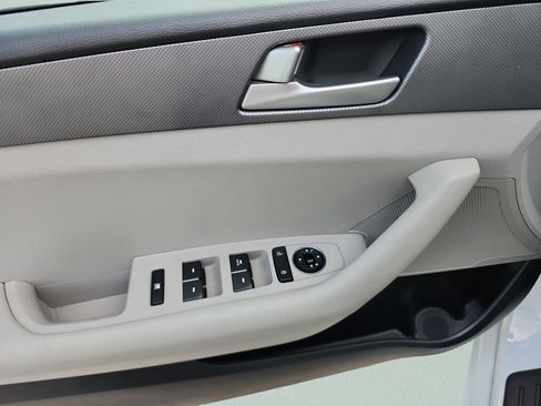 Used 2016 Hyundai Sonata SE FWD image 21