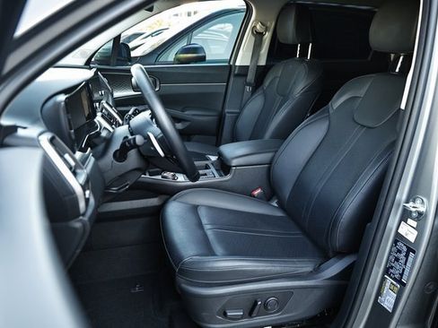 Used 2023 Kia Sorento EX image 19