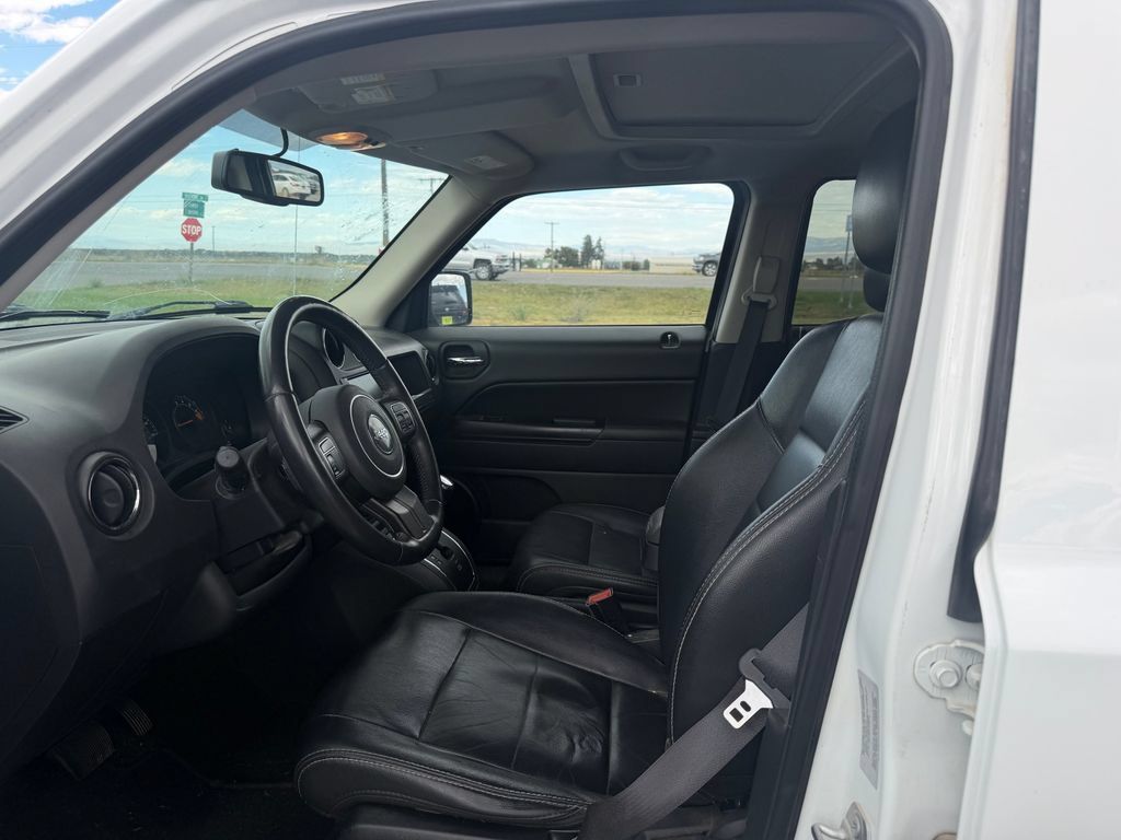 Used 2016 Jeep Patriot High Altitude AWD/4WD image 3