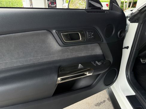 Used 2019 Ford Mustang Shelby GT350 w/ Technology Package image 25