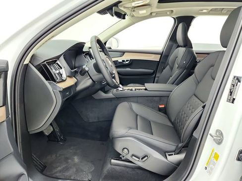 New 2025 Volvo XC90 B6 Plus w/ Protection Package Premier image 21