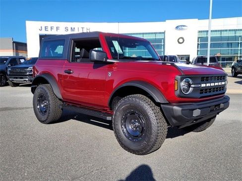 New 2025 Ford Bronco Base w/ Sasquatch Package image 1