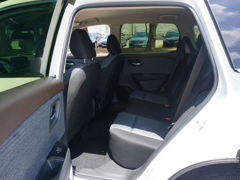 Used 2023 Nissan Rogue SV FWD image 12