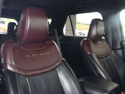 Used 2020 Ford Explorer Platinum w/ Premium Technology Package AWD/4WD image 48