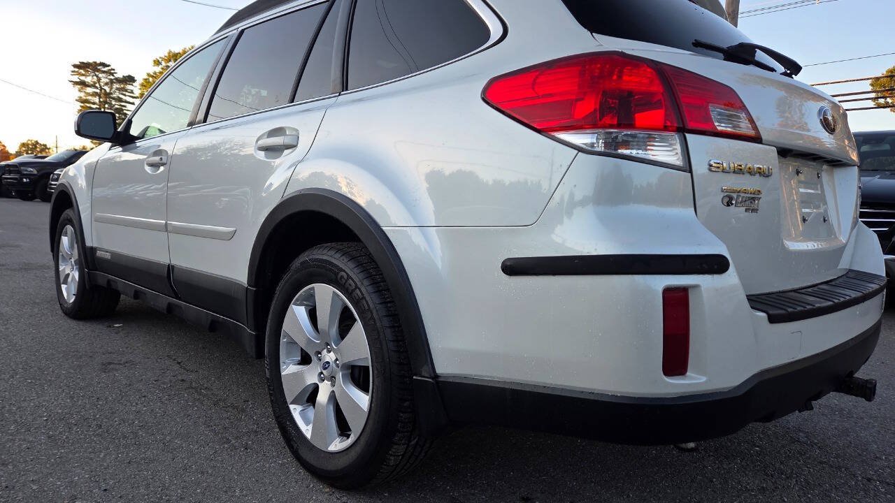 Used 2012 Subaru Outback 2.5i Limited AWD/4WD image 11