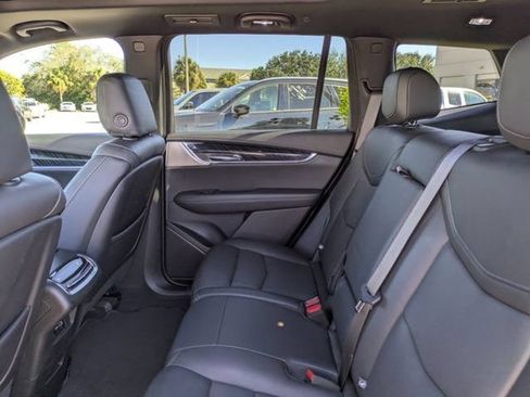 Used 2024 Cadillac XT6 Premium Luxury AWD/4WD image 13
