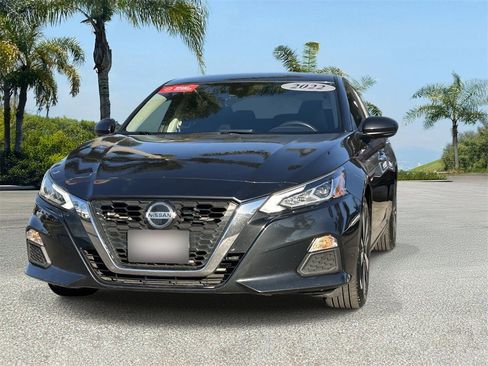 Certified 2022 Nissan Altima 2.5 SV w/ SV Premium Package image 6