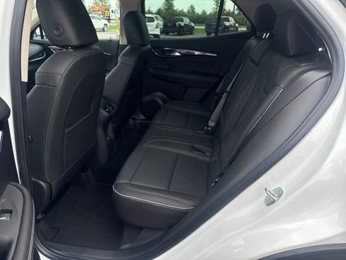 Used 2022 Buick Envision Essence w/ Technology Package I image 28