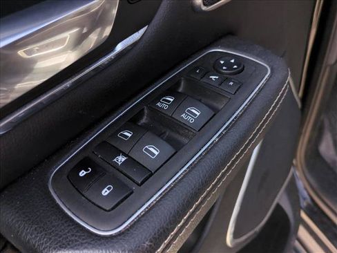 Used 2023 RAM 1500 Laramie AWD/4WD image 12