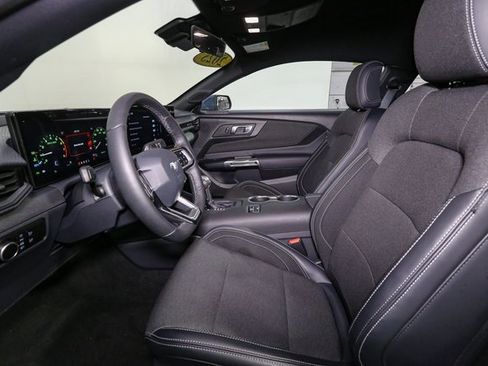 Used 2025 Ford Mustang Coupe image 36