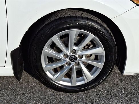 Certified 2021 Toyota Camry LE image 8