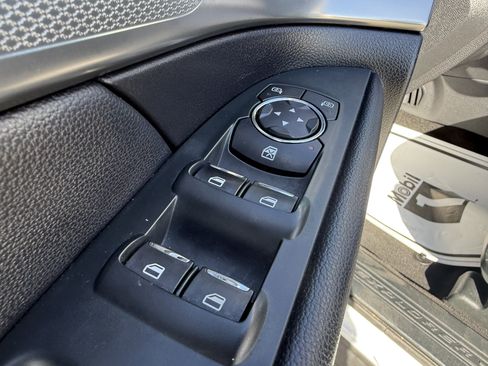 Used 2018 Ford Explorer XLT w/ Equipment Group 202A image 13