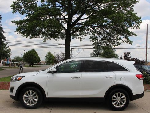 Used 2017 Kia Sorento FWD image 6