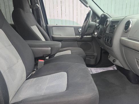 Used 2004 Ford Expedition XLS AWD/4WD image 9