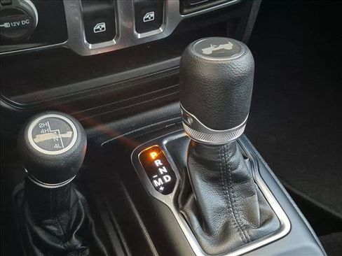Used 2021 Jeep Wrangler Sport AWD/4WD image 12