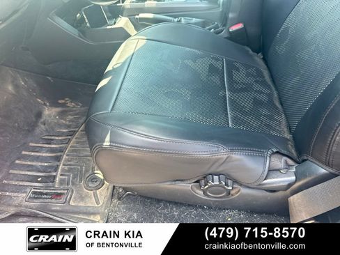 Used 2017 Toyota Tacoma TRD Sport w/ Tow Package (A/T) AWD/4WD image 19