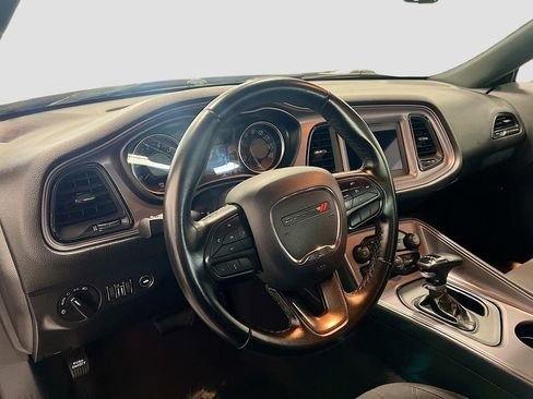 Used 2023 Dodge Challenger SXT image 7