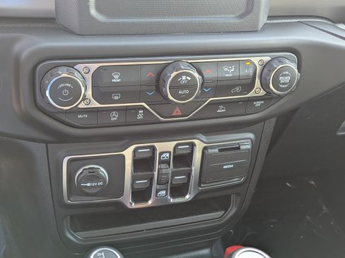 Used 2020 Jeep Gladiator Sport w/ Quick Order Package 24S image 22