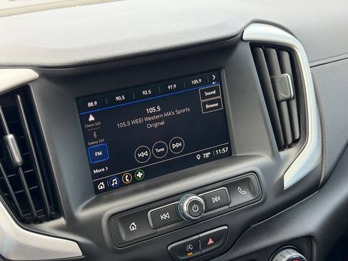 Used 2023 GMC Terrain SLE w/ Elevation Edition AWD/4WD image 17