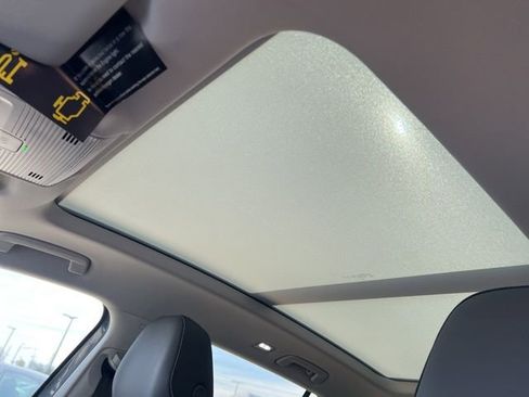 New 2026 Volkswagen Tiguan SE image 14