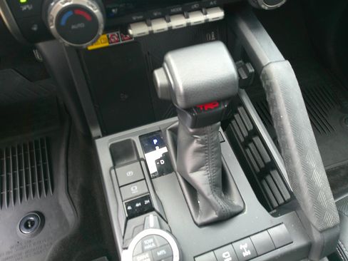 Used 2025 Toyota 4Runner TRD Off-Road Premium image 28