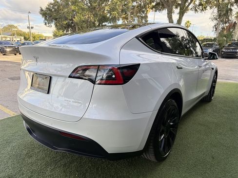Used 2021 Tesla Model Y Long Range image 6