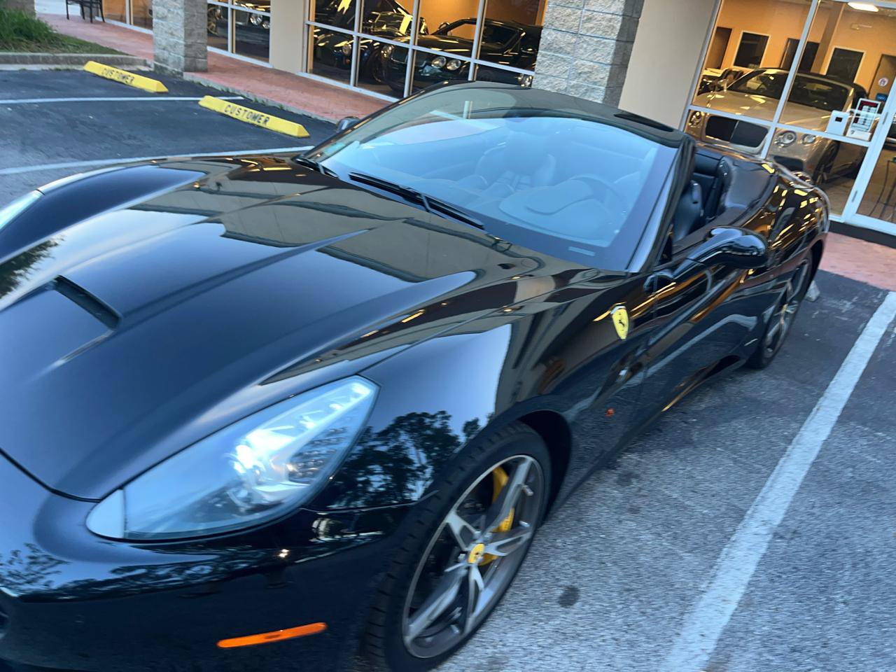 Used 2010 Ferrari California RWD image 12