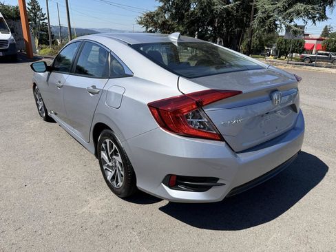 Used 2017 Honda Civic EX image 3