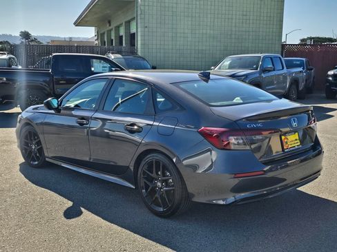 Used 2025 Honda Civic Sport image 3