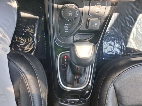 Used 2018 Jeep Compass Limited AWD/4WD image 16