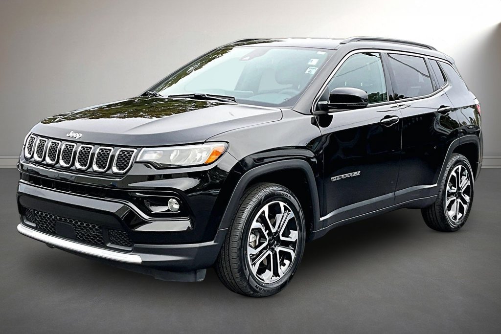 Used 2024 Jeep Compass Limited AWD/4WD image 3