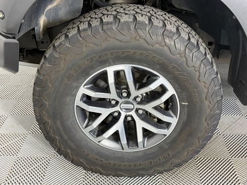 Used 2017 Ford F150 Raptor w/ Equipment Group 802A Luxury AWD/4WD image 8