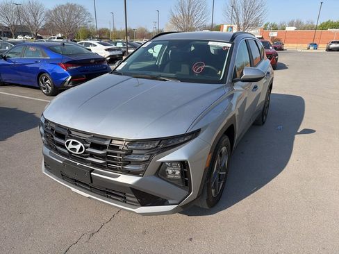 Certified 2025 Hyundai Tucson SEL image 2