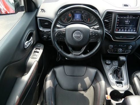 Used 2019 Jeep Cherokee Trailhawk w/ Cold Weather Group AWD/4WD image 12
