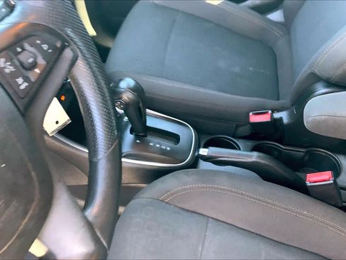 Used 2018 Chevrolet Trax LS FWD image 17