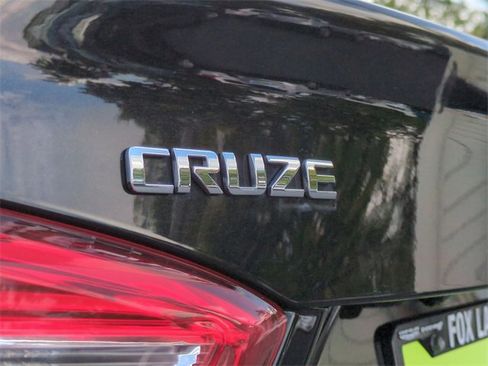 Certified 2018 Chevrolet Cruze LS image 29