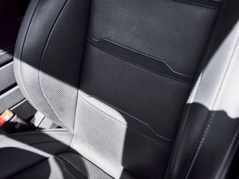 Used 2022 Mercedes-Benz G 63 AMG 4MATIC w/ Seat Comfort Package image 47