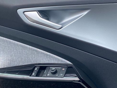 Used 2023 Volkswagen ID.4 Pro image 16