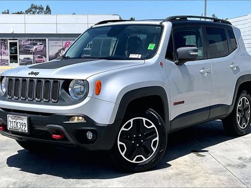 Certified 2016 Jeep Renegade Trailhawk AWD/4WD image 2