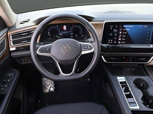 Certified 2026 Volkswagen Atlas SE AWD/4WD image 15