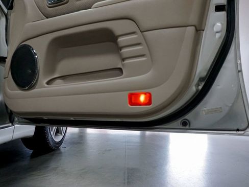 Used 2002 Lexus IS 300 image 77