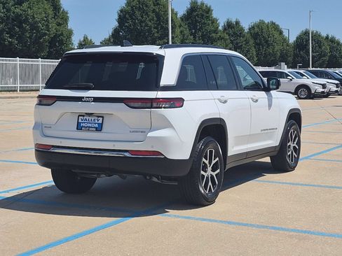 Used 2024 Jeep Grand Cherokee Limited AWD/4WD image 6